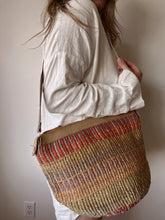 Load image into Gallery viewer, Woven Purse