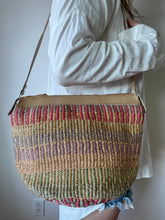 Load image into Gallery viewer, Woven Purse