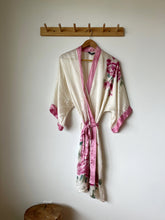 Load image into Gallery viewer, Vintage Peony Silk Robe