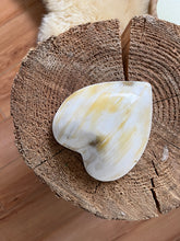 Load image into Gallery viewer, Heart Dish