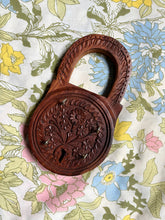 Load image into Gallery viewer, Carved Key Holder