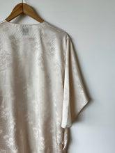 Load image into Gallery viewer, Vintage Ivory Open Robe
