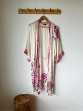 Load image into Gallery viewer, Vintage Peony Silk Robe