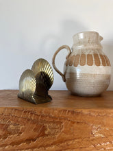 Load image into Gallery viewer, Vintage Shell Holder