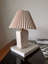 Load image into Gallery viewer, Art Deco Plaster Lamp