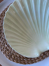 Load image into Gallery viewer, Vintage Matcha Shell Dish - Large
