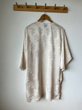 Load image into Gallery viewer, Vintage Ivory Open Robe
